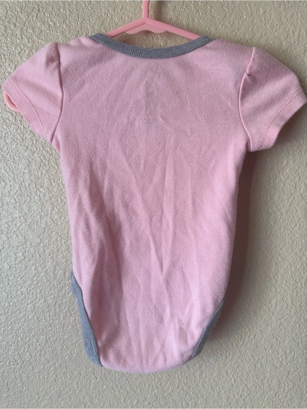 Hello Kitty Pink & Gray Short-Sleeve Baby Bodysuit